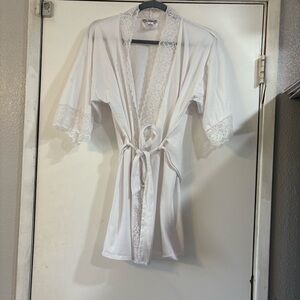 Linea Donatella White Lace Trim Wrap Robe Bridal Shower Nightgown S M Soft Cozy